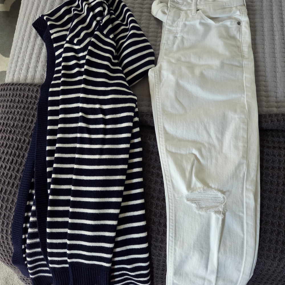 Banana Republic White Girlfriend Jeans And Stitchfix Sweater